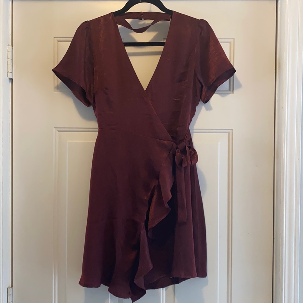 ✨NWT Crushed Velvet Wrap-Dress with Flutter Sleeves, Size Small